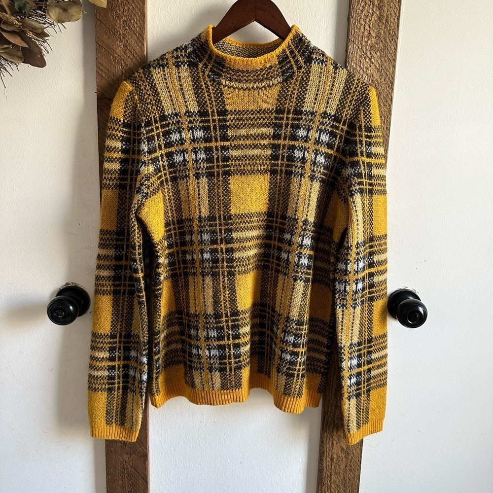 Women's Apt. 9 + Cara Santana Plaid Sweater Size Medium Cozy Soft - Picture 16 of 16